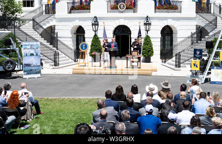 Washington, United States. Am 15. Juli 2019. Präsident Donald Trump sprechen an der 3. jährlichen Hergestellt in Amerika Product Showcase in der Nähe der South Lawn des Weißen Hauses in Washington, DC. Credit: SOPA Images Limited/Alamy leben Nachrichten Stockfoto