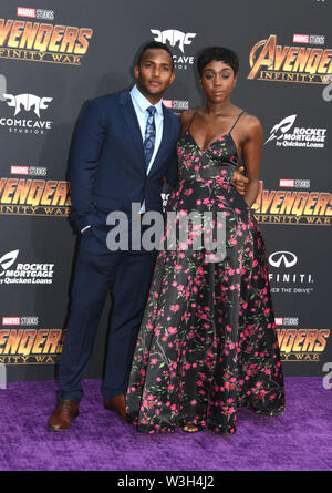 Hollywood, Kalifornien, USA. 23. April 2018. Schauspieler Sterling Sulieman und ctress Lashana Lynch nehmen an der Weltpremiere von Disney und Wunder "Avengers: Infinity Krieg" am 23. April 2018 in Los Angeles, Kalifornien, USA. Foto von Barry King/Alamy Stock Foto Stockfoto