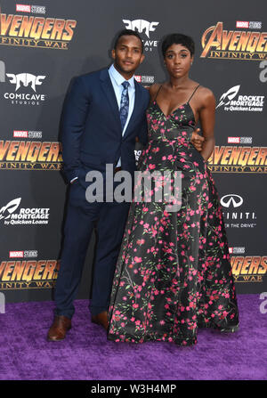 Hollywood, Kalifornien, USA. 23. April 2018. Schauspieler Sterling Sulieman und ctress Lashana Lynch nehmen an der Weltpremiere von Disney und Wunder "Avengers: Infinity Krieg" am 23. April 2018 in Los Angeles, Kalifornien, USA. Foto von Barry King/Alamy Stock Foto Stockfoto