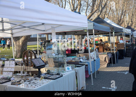 Salamanca Place Märkte in Hobart, Tasmanien, Australien an einem Wintertag Stockfoto