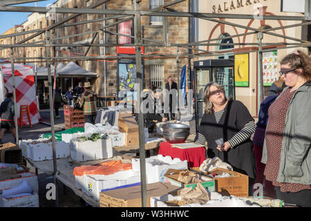 Salamanca Markt am Samstag in Hobart Stadtzentrum, diese außerhalb der Märkte findet jeden Samstag, Hobart, Tasmanien, Australien Stockfoto