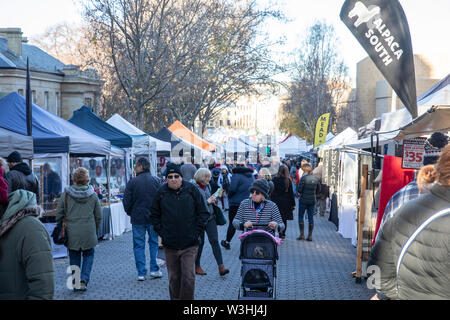 Salamanca Markt am Samstag in Hobart Stadtzentrum, diese außerhalb der Märkte findet jeden Samstag, Hobart, Tasmanien, Australien Stockfoto