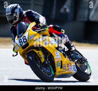 Apr 13, 2019 Monterey, CA, USA #88 Max Flinders in Turn 4 während der MotoAmerica SuperBike Rennen 2 am Weathertech Raceway Laguna Seca in Monterey, CA Thurman James/CSM Stockfoto