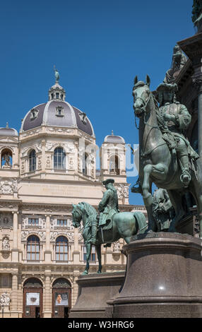 Ein Abschnitt der Kaiserin Maria Theresia Denkmal in der Nähe des Natural History Museum, Maria-Theresien-Platz, Wien, Österreich Stockfoto