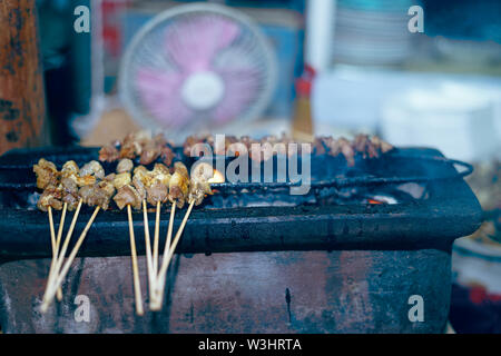 Gegrilltes Fleisch Satay Spieße, Street Food Markt Stockfoto