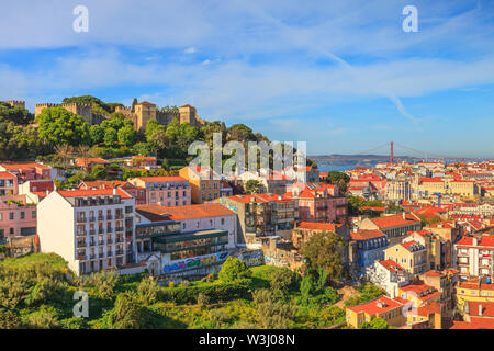 LIson, Luftaufnahme der Stadt vom Miradouro Da Senhora Do Monte Stockfoto