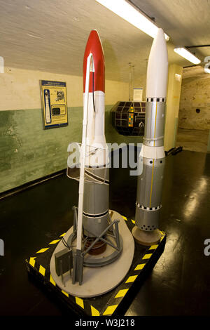 Jim Scragg, National Trust, Space Museum, blaue Streifen, schwarze Ritter, Rakete, Nadeln, Isle of Wight, England, Großbritannien Stockfoto