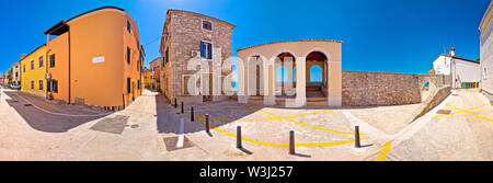 Novigrad Istarski Town Lodge und street scene Panoramaaussicht, Region Istrien Kroatien Stockfoto