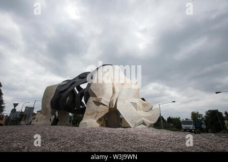 Präsentation der Statue von Rhino in der Mitte der Straße Kreis, der Sudan, der späten letzten nördlichen Breitmaulnashorn männlich in der Welt, am 16. Juli 2018 stattfand, in Dvur Kralove nad Labem, Tschechische Republik. (CTK Photo/Josef Vostarek) Stockfoto