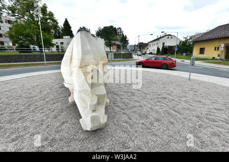 Präsentation der Statue von Rhino in der Mitte der Straße Kreis, der Sudan, der späten letzten nördlichen Breitmaulnashorn männlich in der Welt, am 16. Juli 2018 stattfand, in Dvur Kralove nad Labem, Tschechische Republik. (CTK Photo/Josef Vostarek) Stockfoto