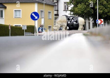 Präsentation der Statue von Rhino in der Mitte der Straße Kreis, der Sudan, der späten letzten nördlichen Breitmaulnashorn männlich in der Welt, am 16. Juli 2018 stattfand, in Dvur Kralove nad Labem, Tschechische Republik. (CTK Photo/Josef Vostarek) Stockfoto