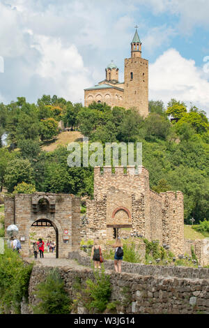 Eingang zur Burg Tsaravets, Veliko Tarnovo, Bulgarien Stockfoto