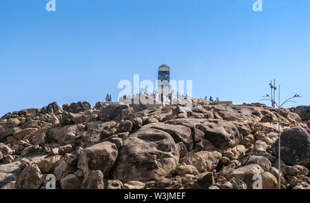 Mekka, Saudi-Arabien - 29. Juni: Muslime am Berg Arafat (oder Jabal Rahmah) Juni 29, 2019 in Arafat, Saudi-Arabien. Dies ist der Ort, wo Adam und Eva m Stockfoto