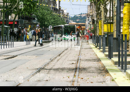 Laufende Arbeiten am Charles de Gaulle Straße, Saint-Etienne, Loire, Frankreich Stockfoto