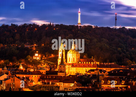 Nacht Blick auf Prag, Lesser (Mala Strana) Bezirk, Tschechische Republik Stockfoto