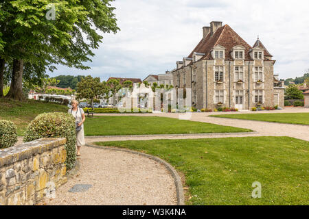 Schild Bugs an einer Wand in der Nähe von Sauveterre-de-Béarn Stockfoto