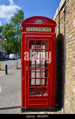 Iconic rote Telefonzelle Kiosk in London Islington k2 Stockfoto