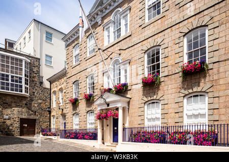 Die Polizisten Büro in Lefebvre Street, St Peter Port, Guernsey, Kanalinseln, Großbritannien - Die Polizisten verwalten die täglichen Angelegenheiten der Pfarrei Stockfoto