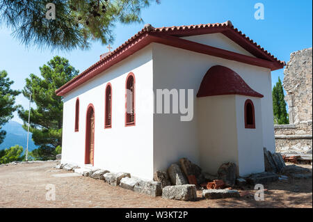 moderne Kirche in der Antike in der Nähe von Sami, Kefalonia, Ionische Inseln, Griechenland, Europa Stockfoto