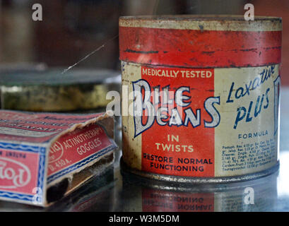 Bile beans Abführmittel in einem kleinen Schuppen/Museum in Toddington Bahnhof. Teil der Gloucestershire Warwickshire Railway. Heritage Railway. Stockfoto