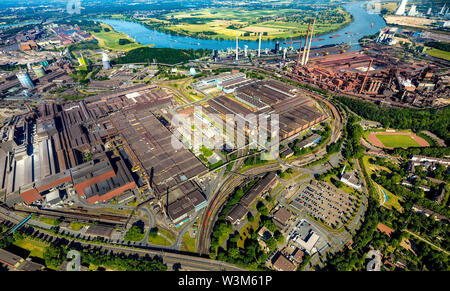 Luftbild der ThyssenKrupp Stahlwerk Schwelgern und Kokerei Schwelgern in Duisburg-marxloh am Rhein in Duisburg im Ruhrgebiet im federa Stockfoto
