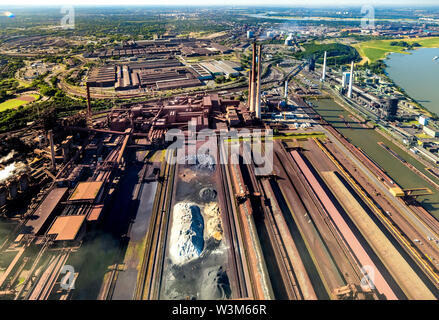 Luftbild der ThyssenKrupp Stahlwerk Schwelgern und Kokerei Schwelgern in Duisburg-marxloh am Rhein in Duisburg im Ruhrgebiet im federa Stockfoto