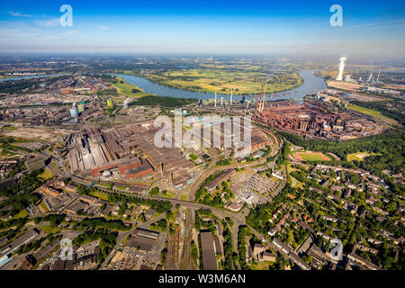 Luftbild der ThyssenKrupp Stahlwerk Schwelgern und Kokerei Schwelgern in Duisburg-marxloh am Rhein in Duisburg im Ruhrgebiet im federa Stockfoto