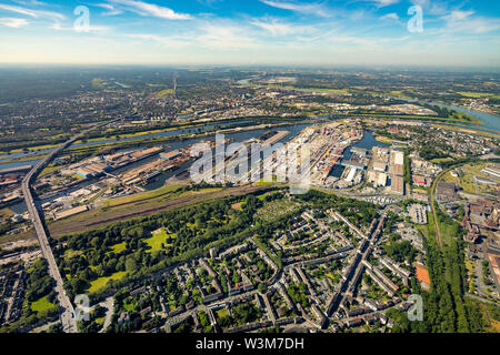 Luftaufnahme der Kohle Hafen mit Brücke Berlin, Autobahn Brücke der Autobahn A 59 im Duisburger Hafen Duisport AG-an-der-Ruhr mit Ruhr Mündung in Th Stockfoto