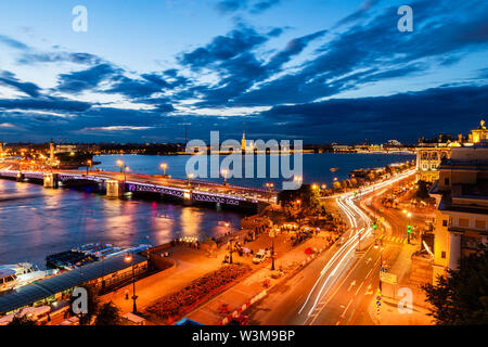 Sankt Petersburg vom Dach, der Palastbrücke und der Newa Stockfoto