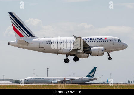 F-GUGI Airbus A 318-111-2350 am Juli 11, 2019, Landung auf dem Paris Roissy Titel am Ende der Air France AF 1059 Flug von Newcastle Stockfoto