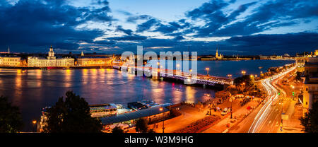 Sankt Petersburg vom Dach, der Palastbrücke und der Newa Stockfoto