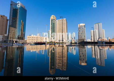 Wolkenkratzer in Kuwait. Stockfoto