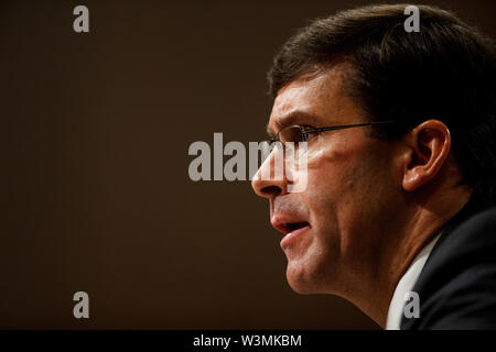 Washington, USA. 16. Juli, 2019. Us-Verteidigungsministers nominierte Mark Esper bezeugt vor dem Streitkräfteausschuss des Senats während seiner Anhörung auf dem Capitol Hill in Washington, DC, USA, am 16. Juli 2019. Credit: Ting Shen/Xinhua/Alamy leben Nachrichten Stockfoto