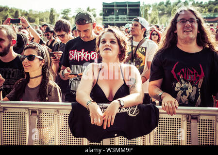 MADRID - 30.Juni: Die Masse in einem Konzert im Download (Heavy Metal Musik Festival) am 30. Juni 2019 in Madrid, Spanien. Stockfoto