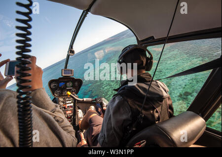 Haken Reef Whitsunday Island, Queensland, Australien - 15. Juli 2015: Blick vom Hubschrauber Landung am Haken Reef, Great Barrier Reef und Whitsunday Islands. Stockfoto