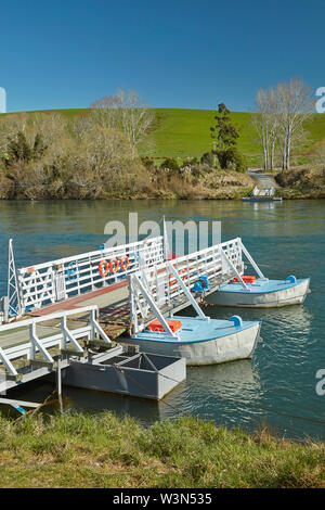 Historische Tuapeka Mund Fähre (1896) und Clutha River, Clutha District, South Otago, Südinsel, Neuseeland Stockfoto