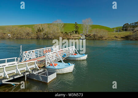 Historische Tuapeka Mund Fähre (1896) und Clutha River, Clutha District, South Otago, Südinsel, Neuseeland Stockfoto