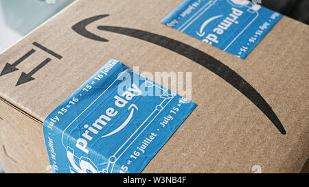 Vancouver, British Columbia, Kanada. 16. Juli, 2019. Ein Etikett auf ein Paket von Amazon kündigt der Gesellschaft'' Prime Tag'', 15. Juli und 16., 2019. Credit: bayne Stanley/ZUMA Draht/Alamy leben Nachrichten Stockfoto