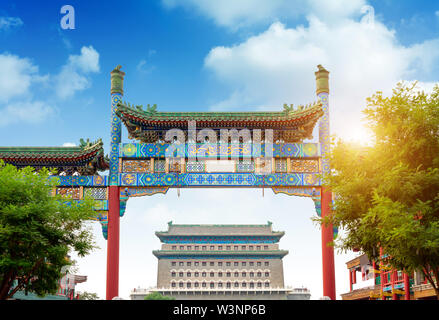 Peking-Zhengyang-Tor-Jianlou in Qianmen Straße in Beijing City, China. Stockfoto