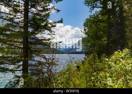 Multinsky Seen in Altai Gebirge. Malerische Landschaft, Sommer tamplate. Stockfoto