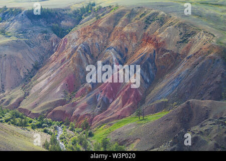 Die bunten Berge im Altai. Der schönste Ort der Chuya Steppe. Sommer reisen Konzept. Stockfoto