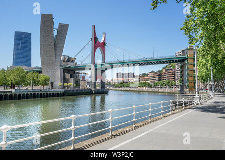 Puente de Salve über den Fluss Bilbao Stockfoto