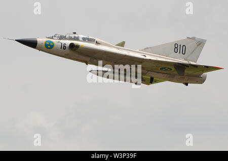 Saab 35 Draken Schwedische einmotorigen Kampfflugzeuge. Düsenflugzeug. Schwedische Luftwaffe historischen Flug 1950 classic jet erhalten. Fliegen Stockfoto