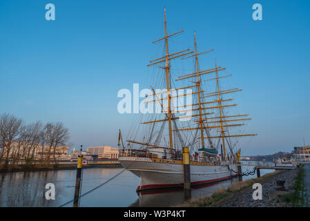 Bremen-Vegesack, Bremen, Deutschland - 29 März, 2019 Segeln Schulschiff Deutschland ist in Vegesack verankert. Im Jahre 1927 in Auftrag gegebene Schiff mit seiner 86 Meter. Stockfoto