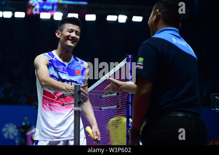 Jakarta. 17. Juli, 2019. Chen Lange von China feiert nach den Herren singles gegen Tommy Sugiarto von Indonesien Indonesien Open 2019 in Jakarta, Indonesien am 17. Juli 2019. Chen Lange gewann das Spiel 2-1. Credit: Du Yu/Xinhua/Alamy leben Nachrichten Stockfoto