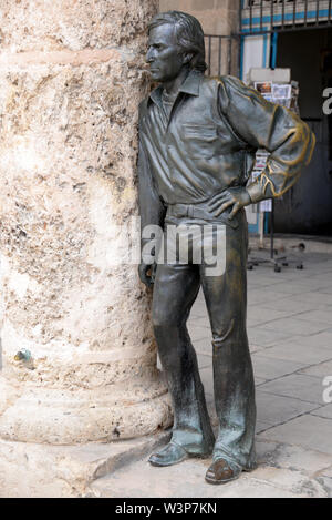 Nordamerika, Karibik, Kuba, Havanna, La Habana Vieja, Cathedral Square, Antonio Gades Statue Stockfoto