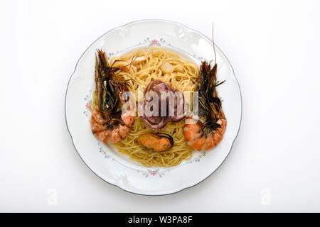 Teller Spaghetti mit Meeresfrüchten, Stuttgart, Baden-Württemberg, Deutschland Stockfoto