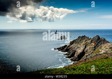 Pointe du Raz, Cap Sizun, Leuchtturm La Vieille, Finistere, Bretagne, Frankreich Stockfoto