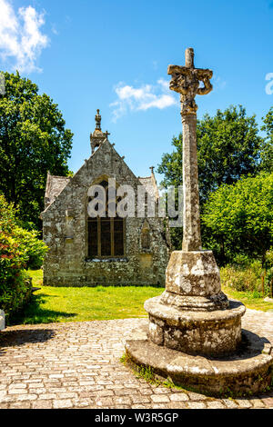 Kapelle von ND de Bonne-Nouvelle von Locronan beschriftet Les Plus beaux villages de France, Finistère, Breatgne, Frankreich Stockfoto