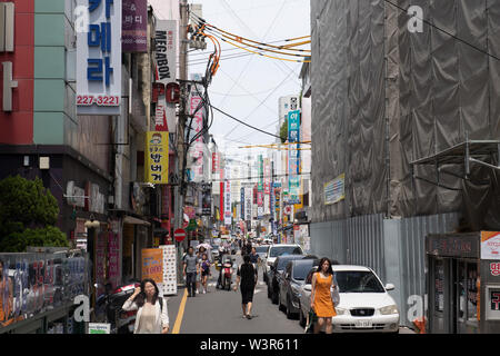 Gwangju, Südkorea. 17. Juli, 2019. Blick in eine Straße in der Innenstadt. Quelle: Bernd Thissen/dpa/Alamy leben Nachrichten Stockfoto